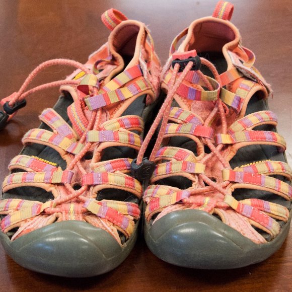 Cute Size 4 Youth Keens - Picture 2 of 7